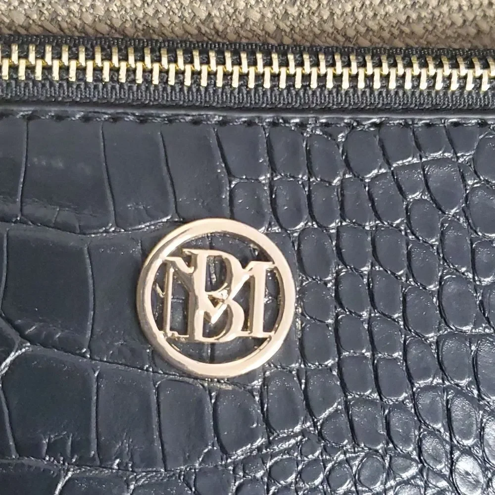 NWT BADGLEY MISCHKA Thin Crocodile Print Wallet‎